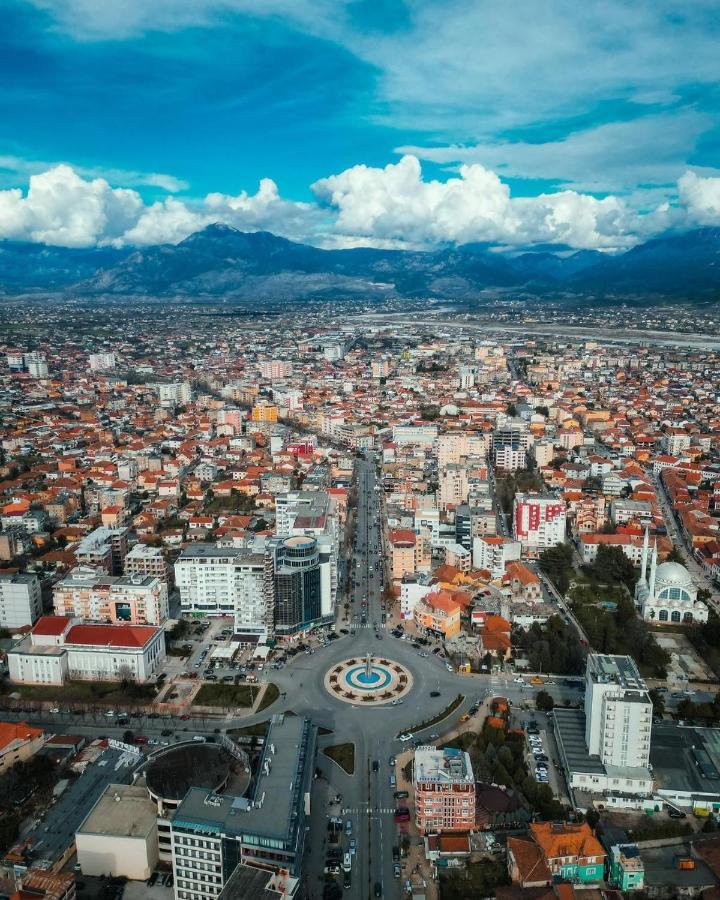 Comfy City Center Apartment Shkodër Buitenkant foto
