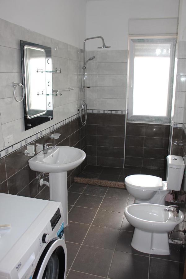 Comfy City Center Apartment Shkodër Buitenkant foto