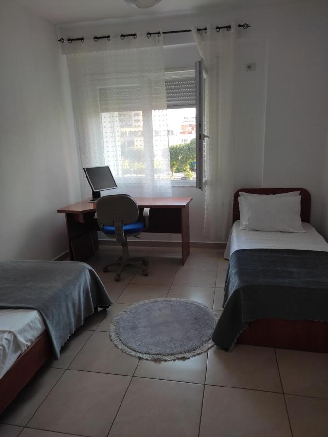Comfy City Center Apartment Shkodër Buitenkant foto