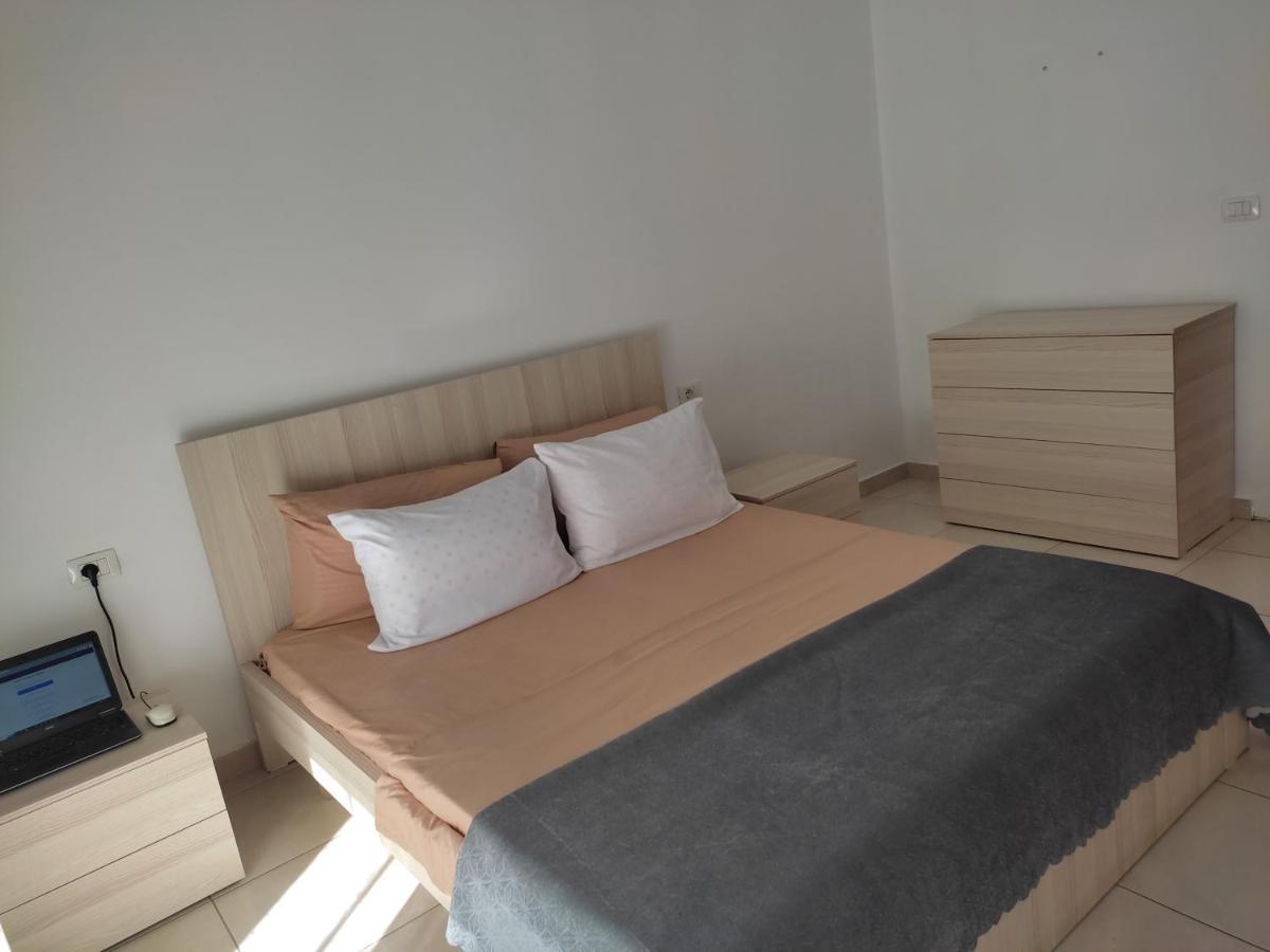 Comfy City Center Apartment Shkodër Buitenkant foto